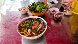 Lưu ngay 10 quán ăn đêm tại thành phố Hạ Long không thể bỏ lỡ
